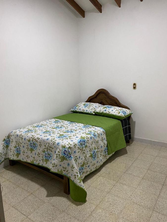 מדיין Hostel Kumho Alojamiento מראה חיצוני תמונה